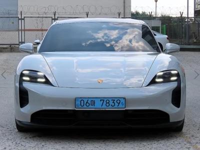 2023 Porsche Taycan