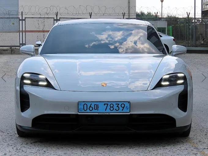 2023 Porsche Taycan