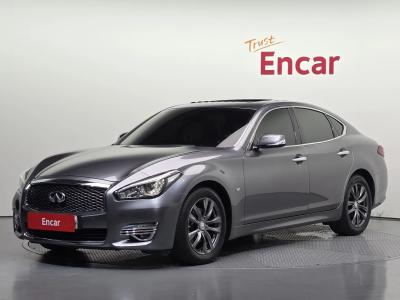 2016 Infiniti Q70