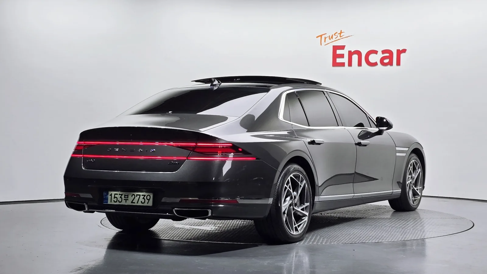 2022 Genesis G90
