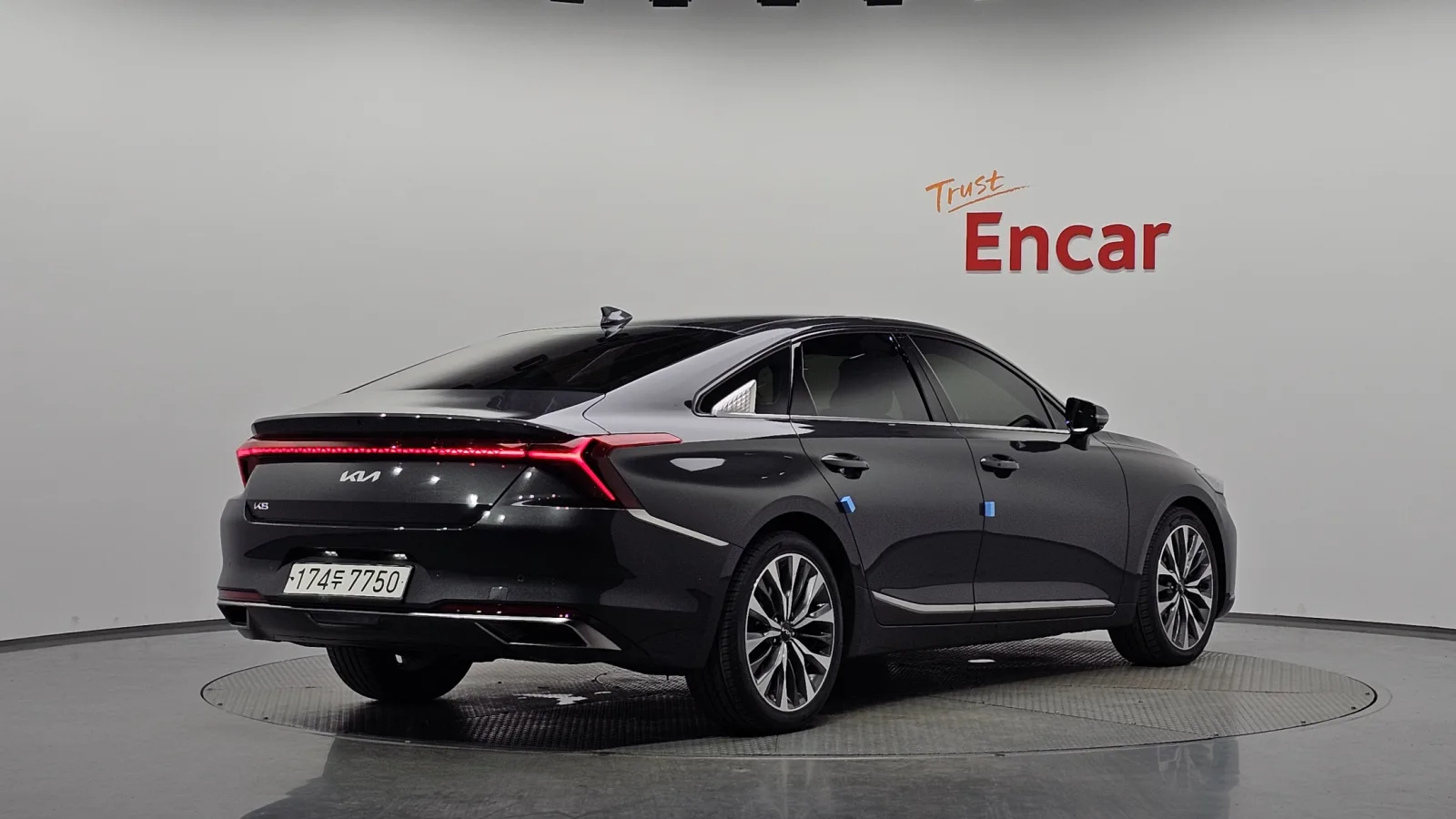 2022 Kia K8
