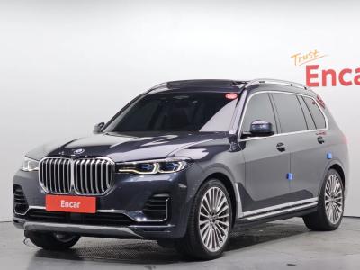2022 BMW X7