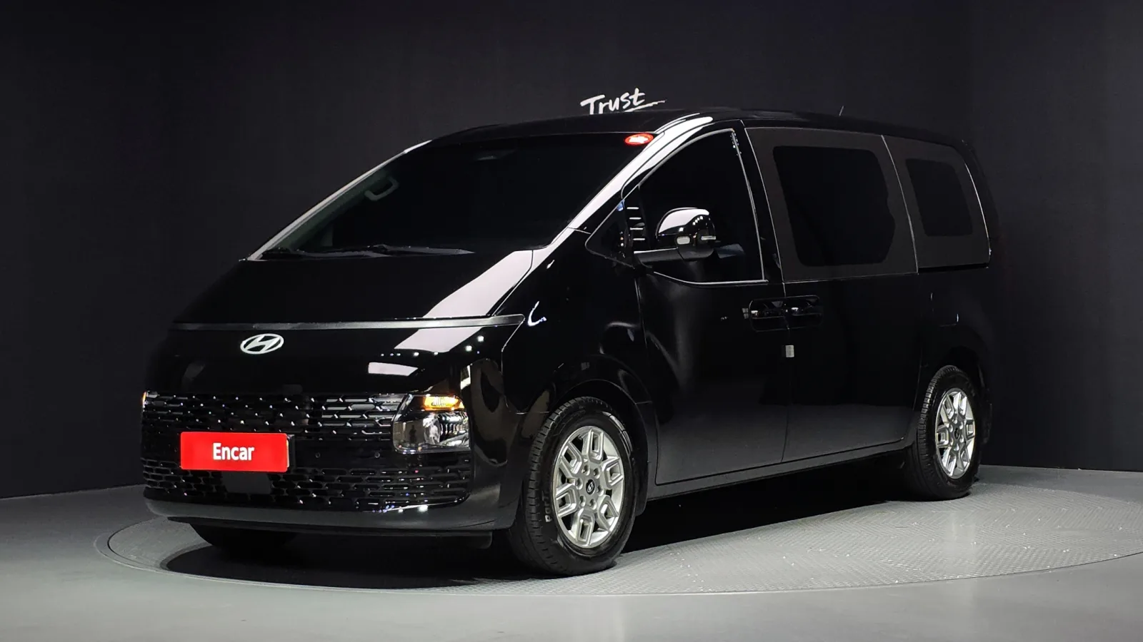 2025 Hyundai Staria