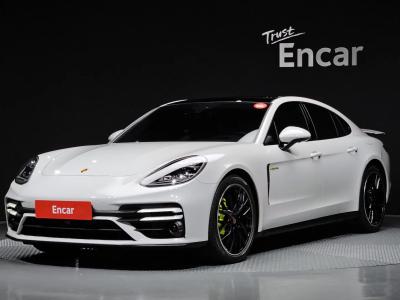 2022 Porsche Panamera