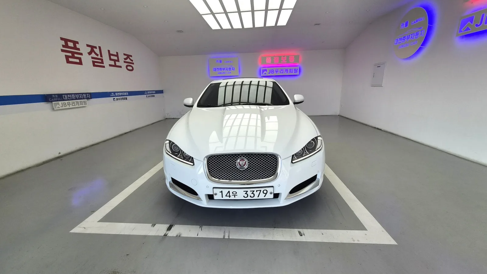 2015 Jaguar XF
