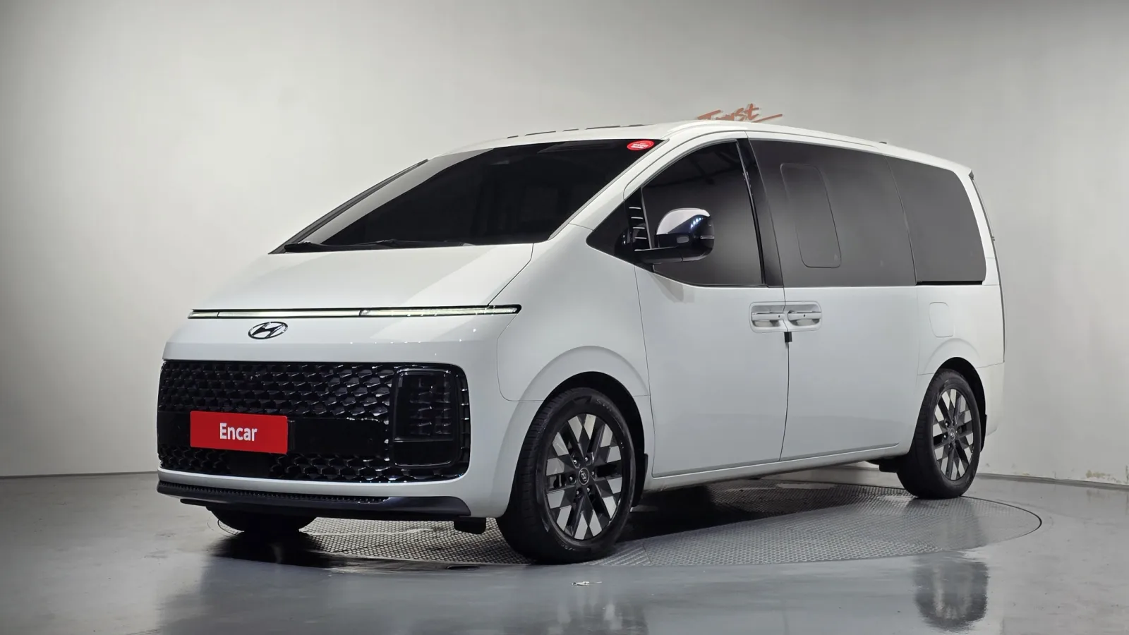 2023 Hyundai Staria