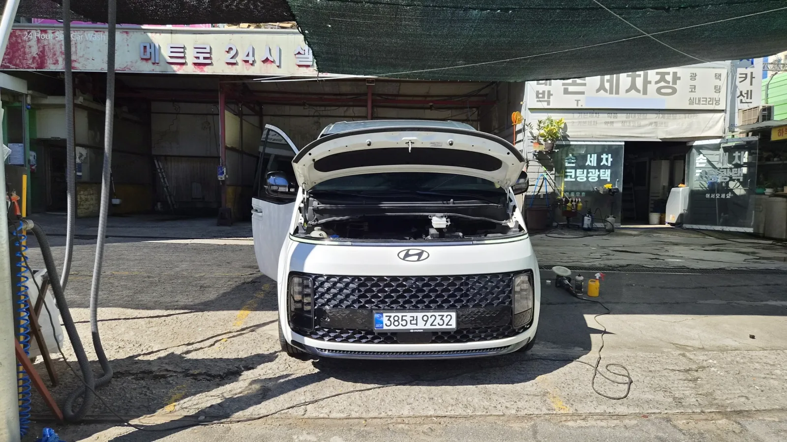 2025 Hyundai Staria