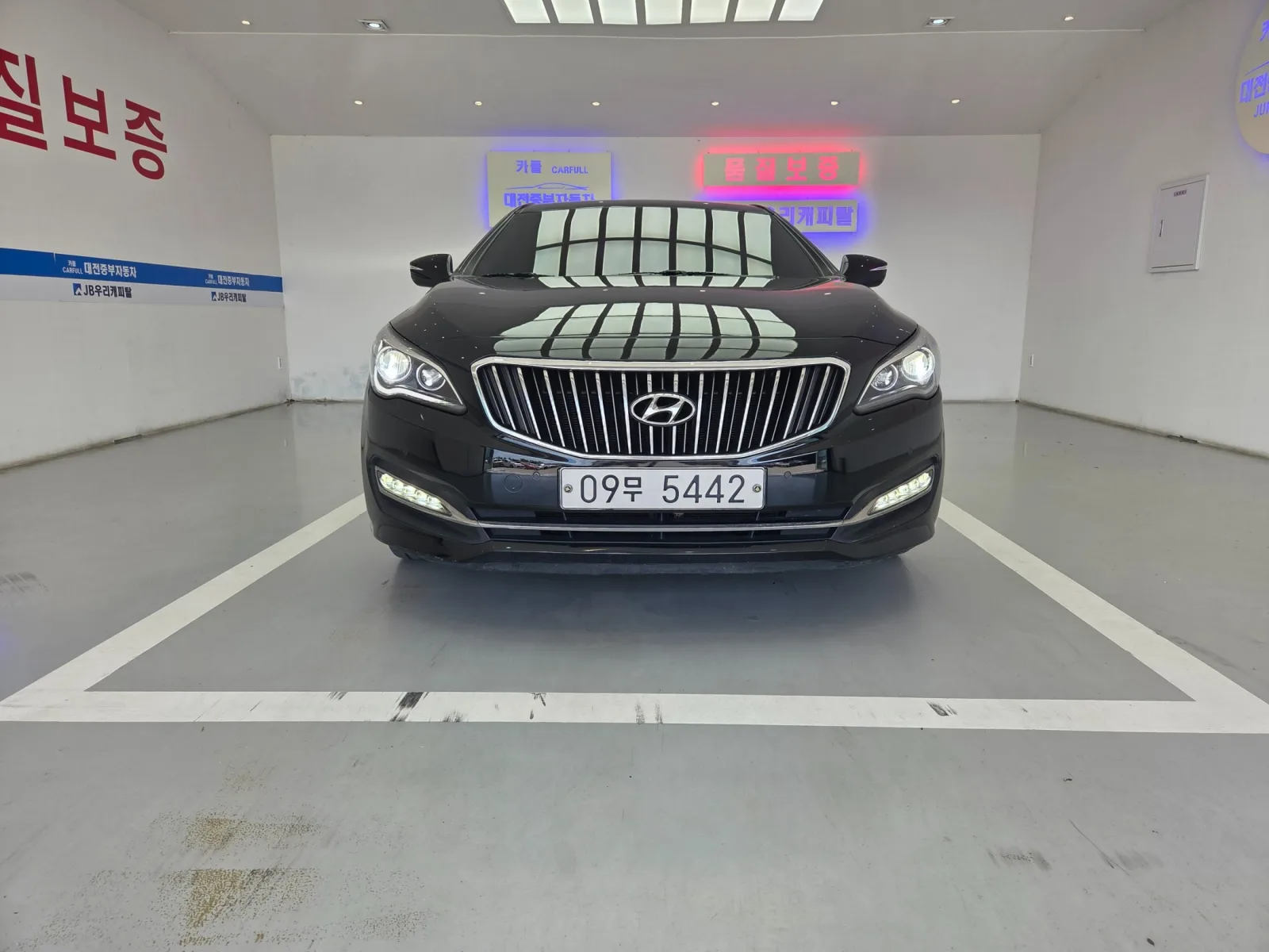2015 Hyundai Aslan