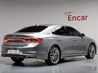 2018 Hyundai Grandeur