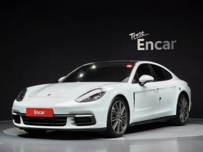 2018 Porsche Panamera