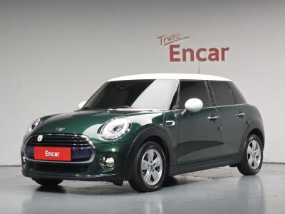 2018 MINI Cooper