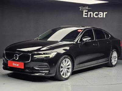 2017 Volvo S90