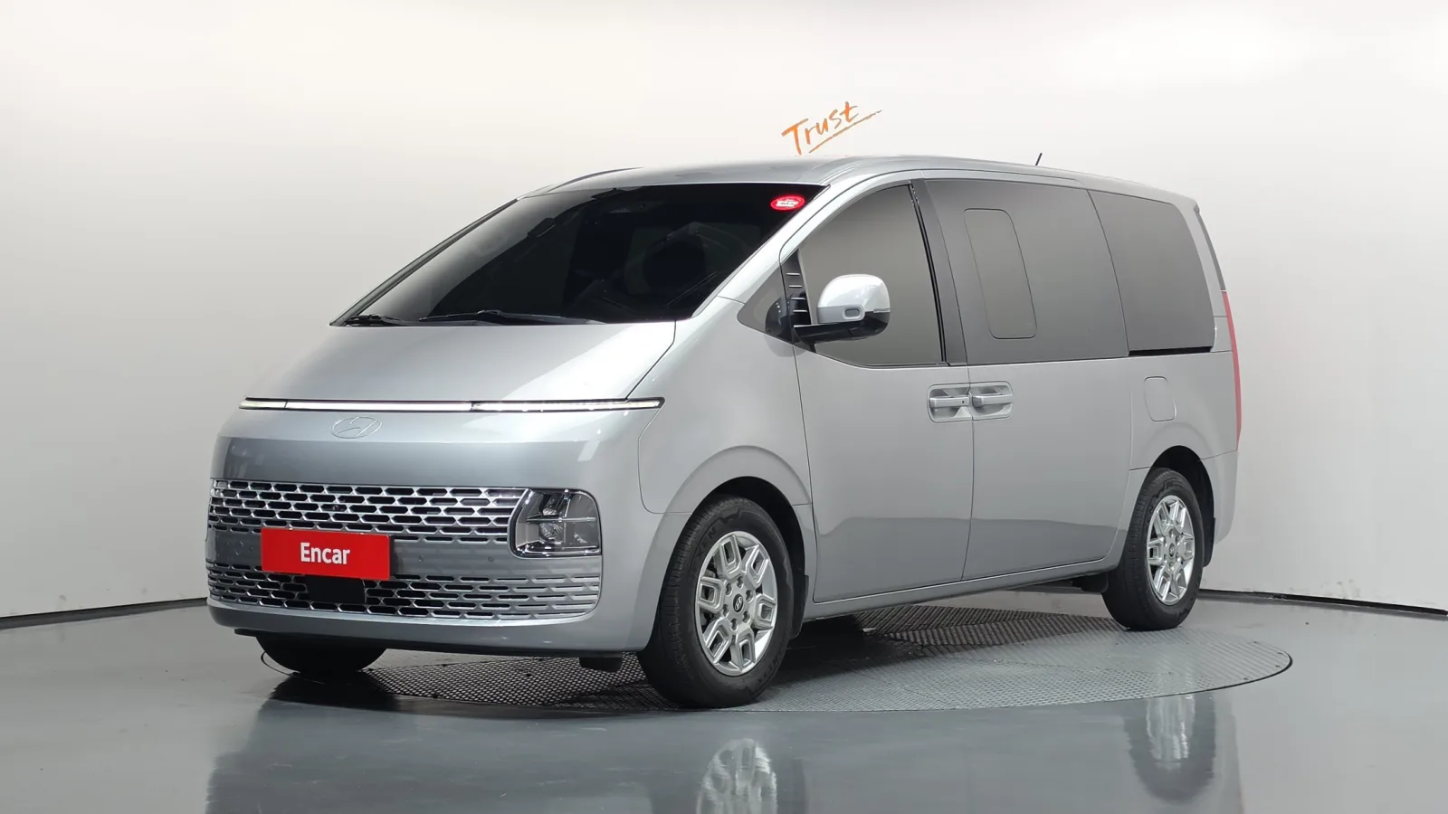 2025 Hyundai Staria
