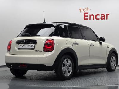 2016 MINI Cooper