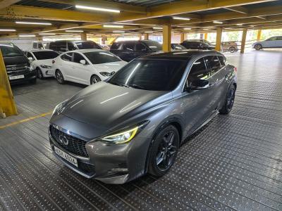 2017 Infiniti Q30