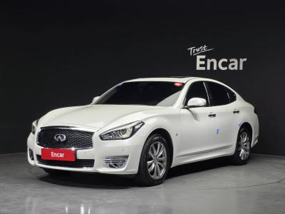 2018 Infiniti Q70
