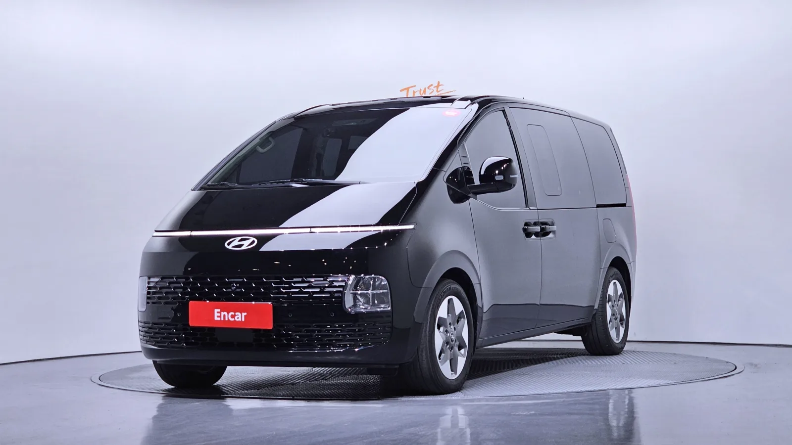 2025 Hyundai Staria