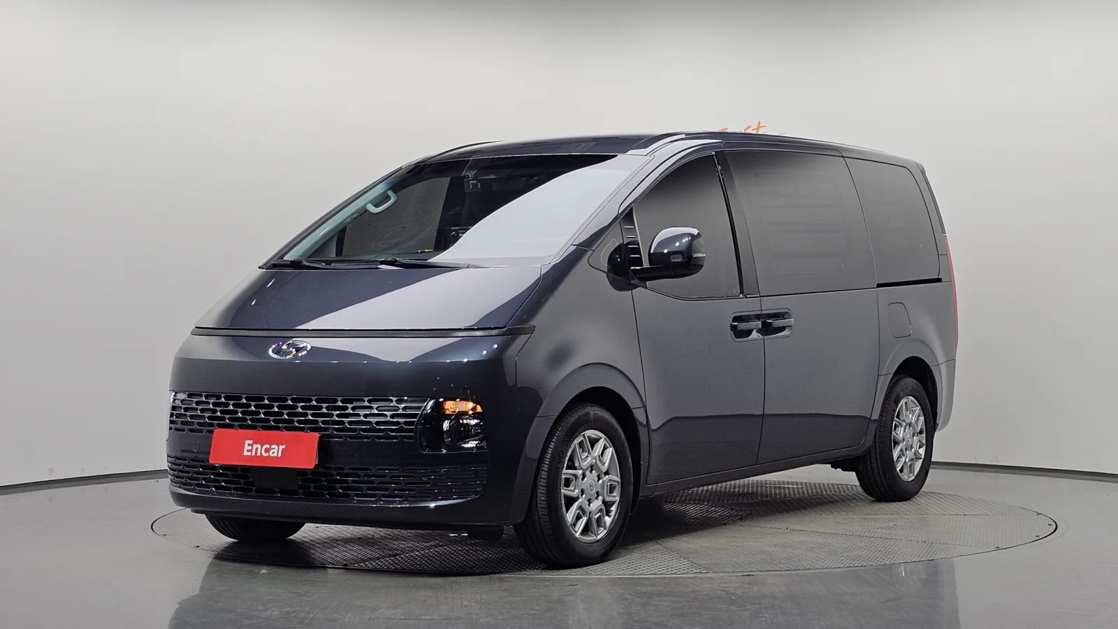 2022 Hyundai Staria