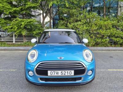 2017 MINI Cooper