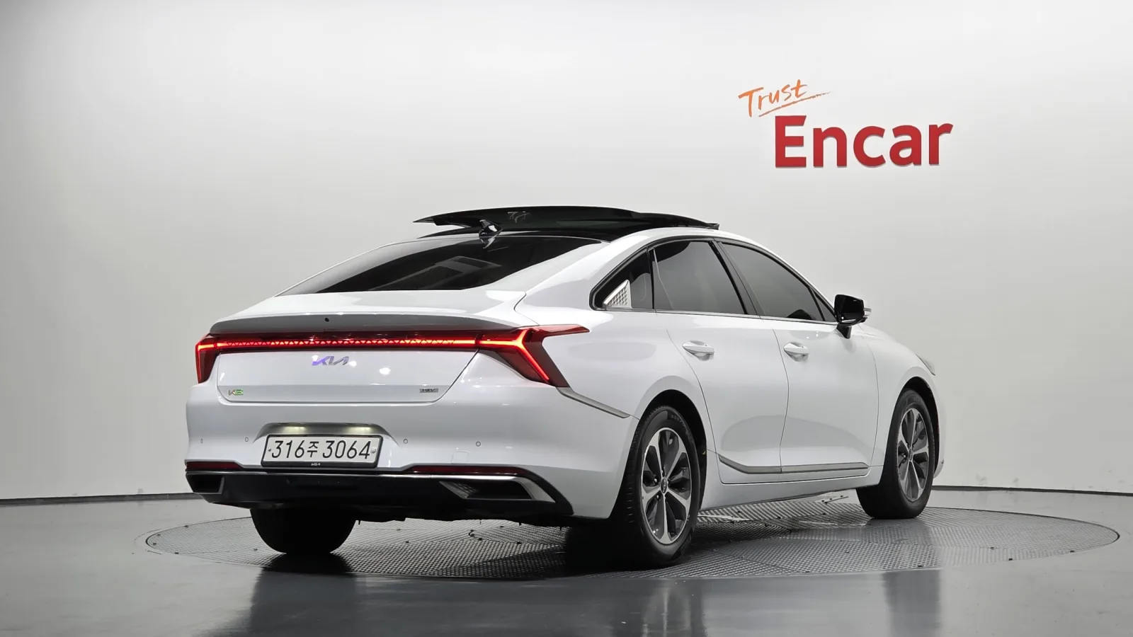 2022 Kia K8
