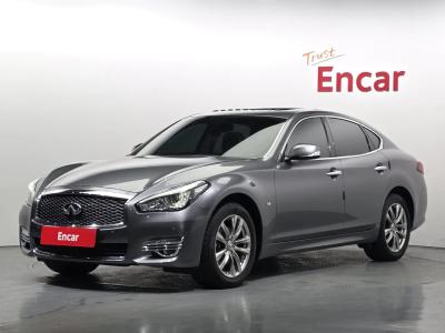 2018 Infiniti Q70