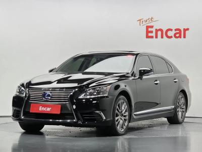 2016 Lexus LS