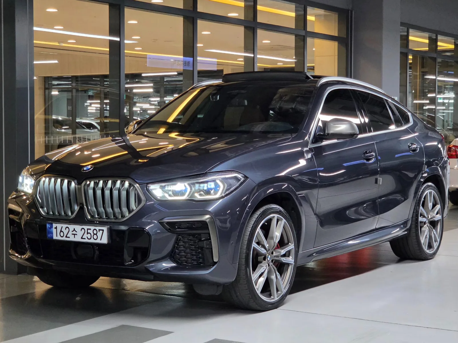 2022 BMW X6