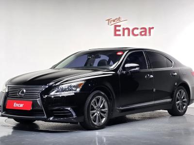 2013 Lexus LS