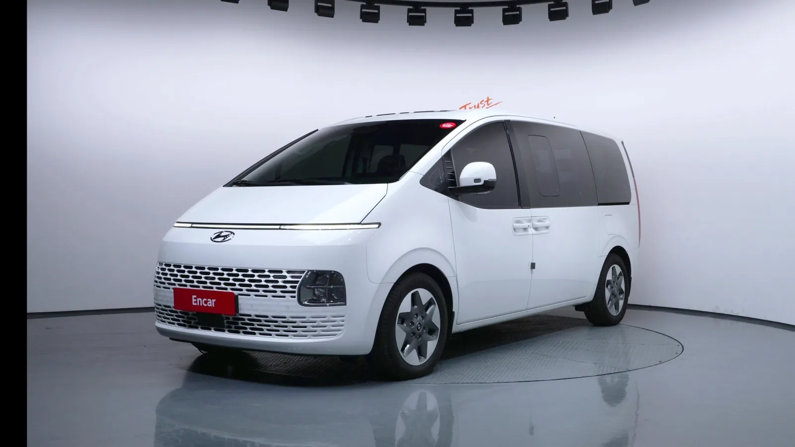 2024 Hyundai Staria