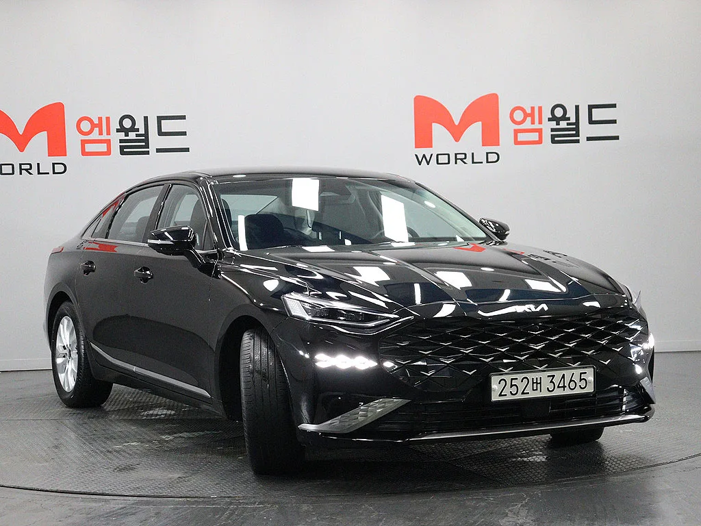 2023 Kia K8