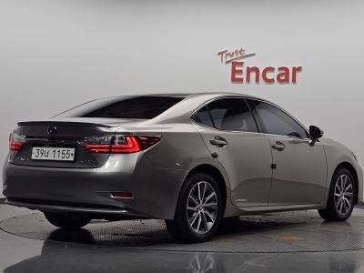 2017 Lexus ES