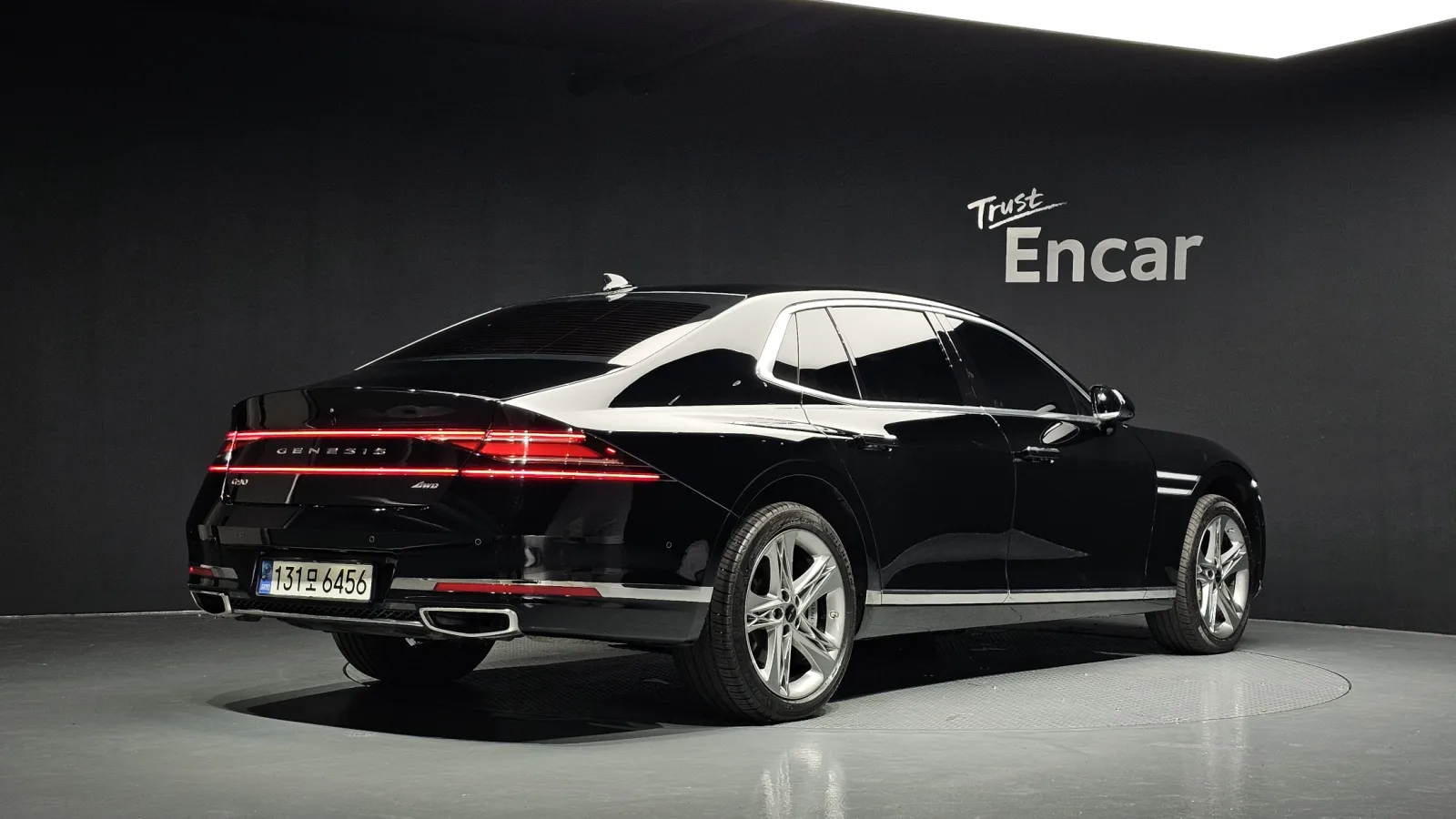 2022 Genesis G90