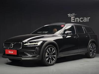 Volvo V60 2023