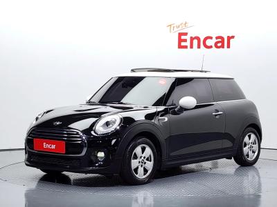 2017 MINI Cooper