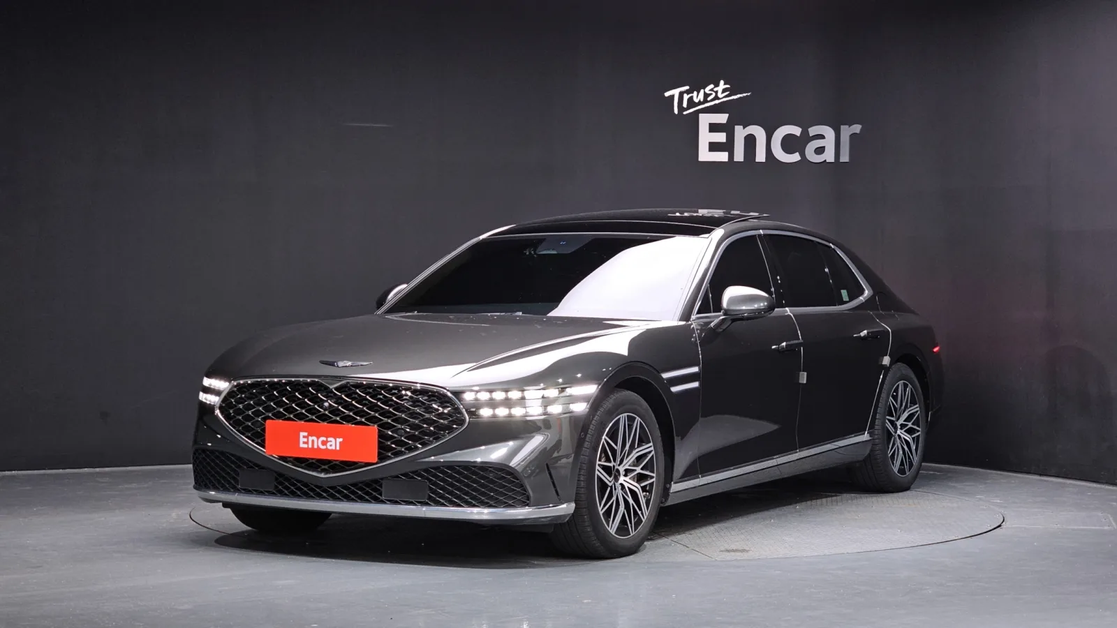 2023 Genesis G90