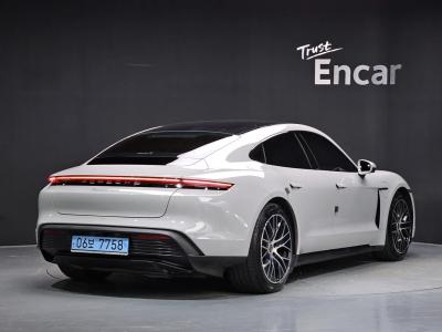2023 Porsche Taycan