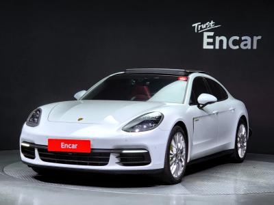 2020 Porsche Panamera