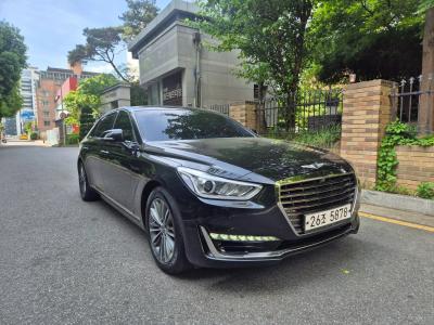 2018 Genesis EQ900