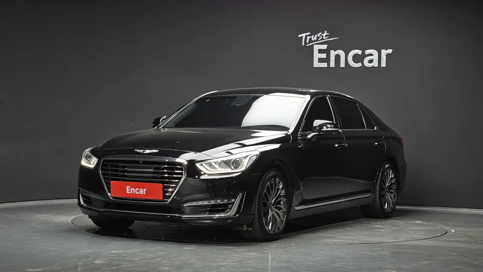 2017 Genesis EQ900