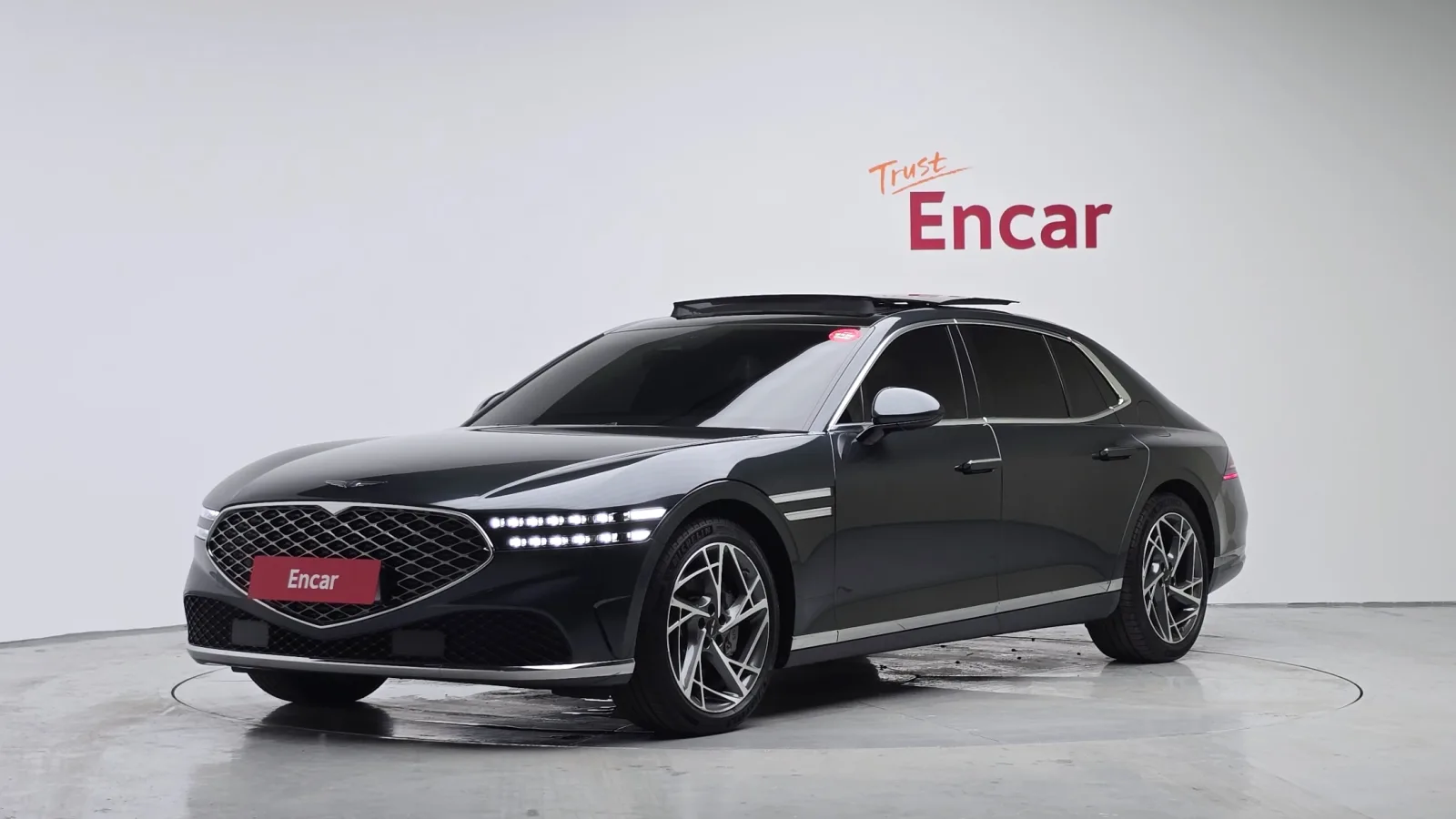 2023 Genesis G90
