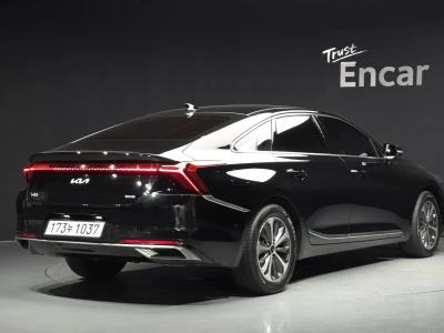2022 Kia K8