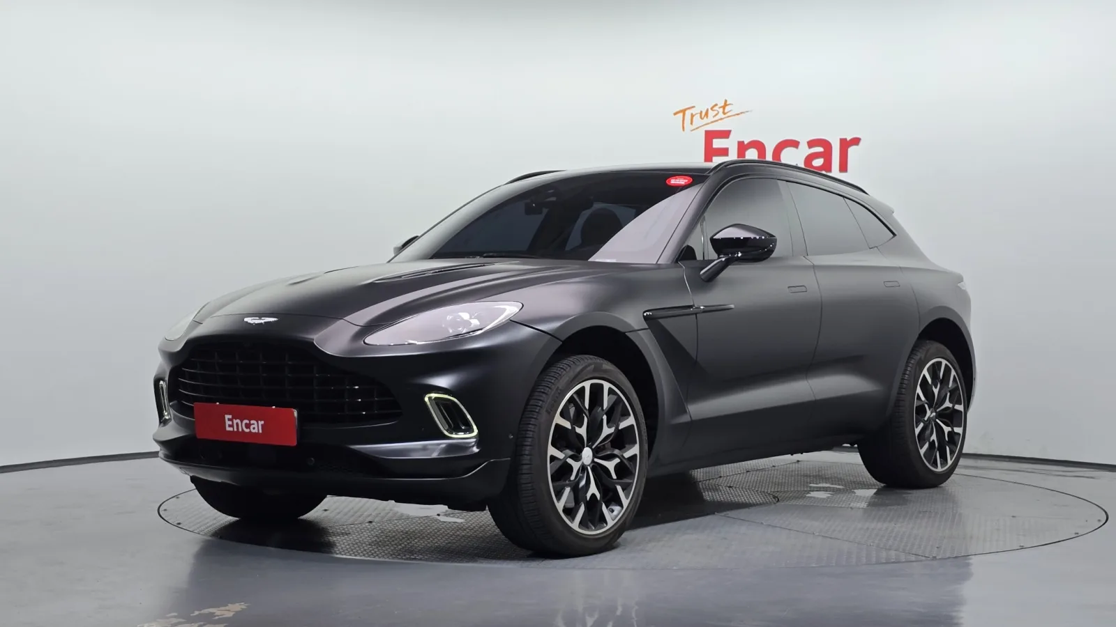 2021 Aston Martin DBX