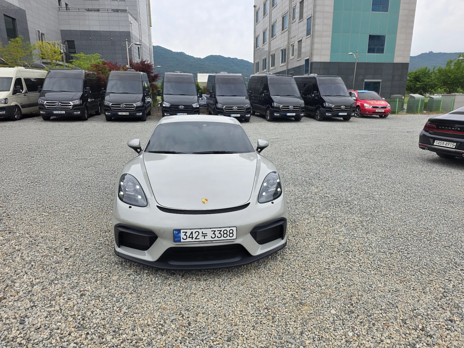 2022 Porsche 718