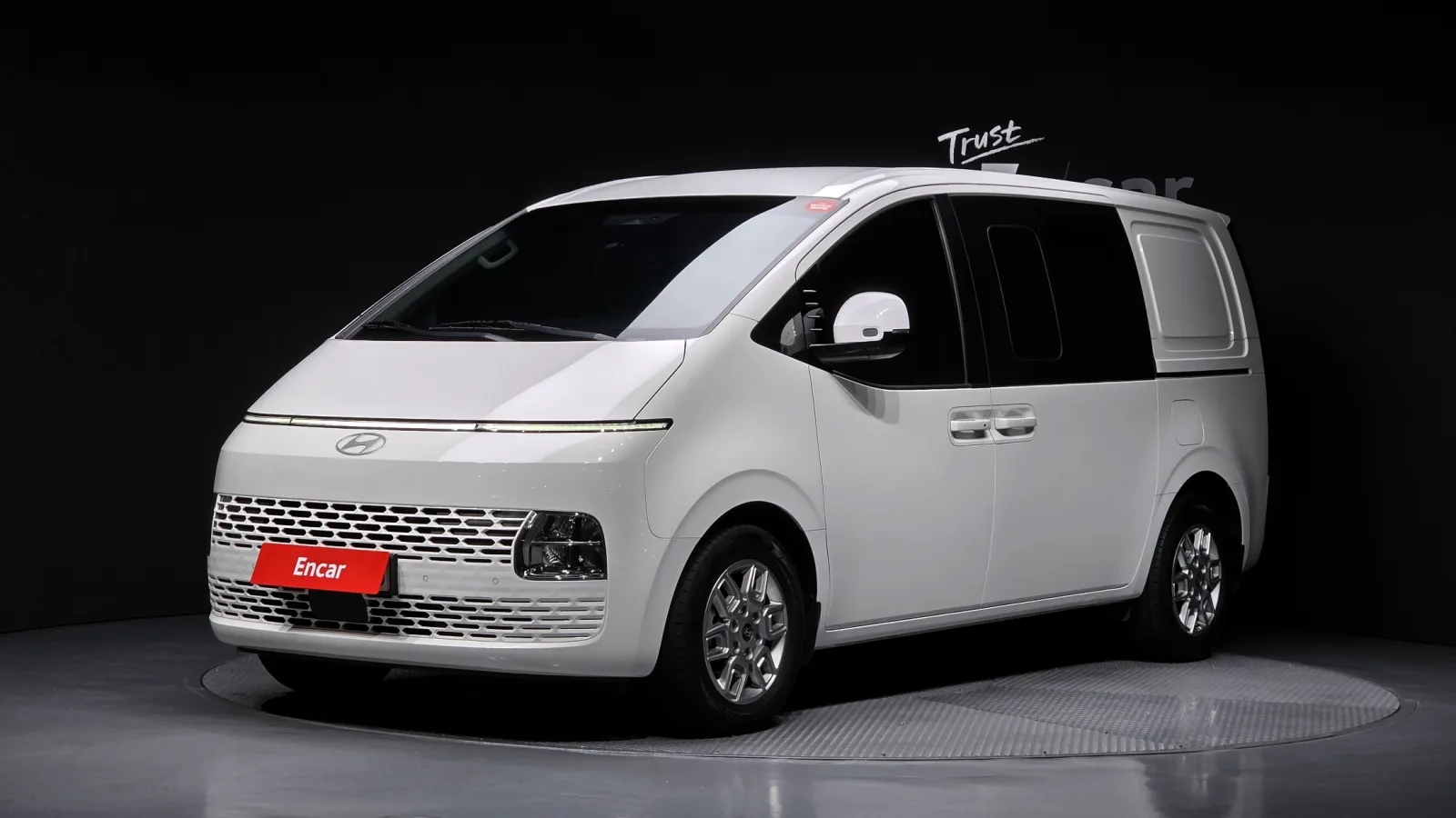 2025 Hyundai Staria