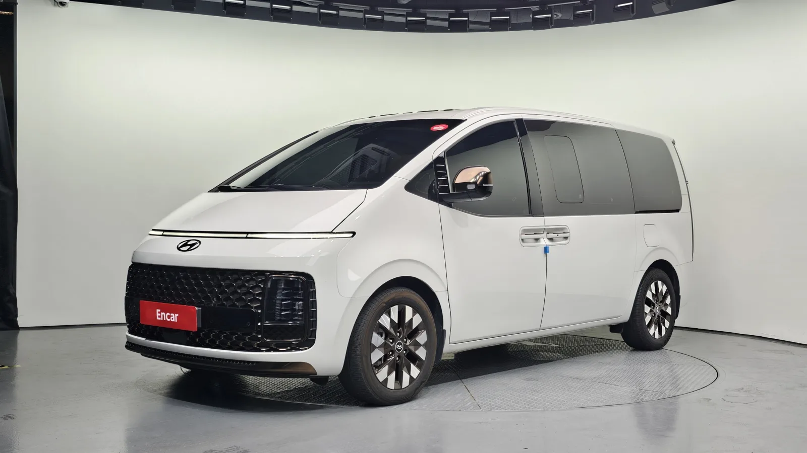 2024 Hyundai Staria