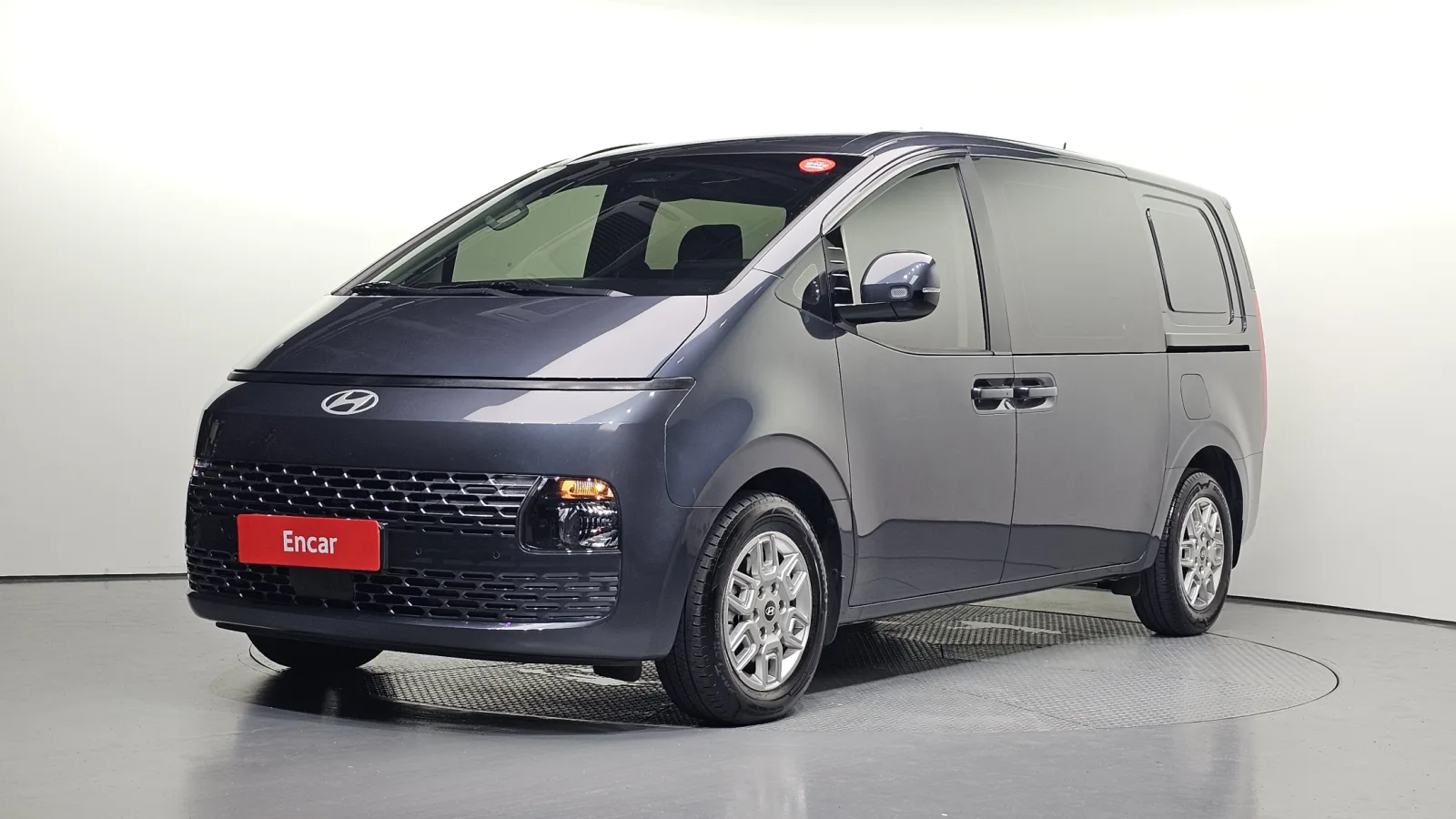 2025 Hyundai Staria