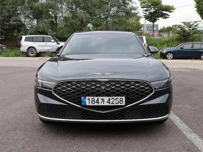 2022 Genesis G90