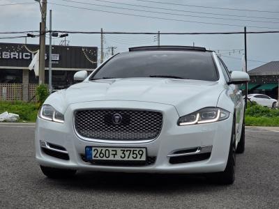 2018 Jaguar XJ