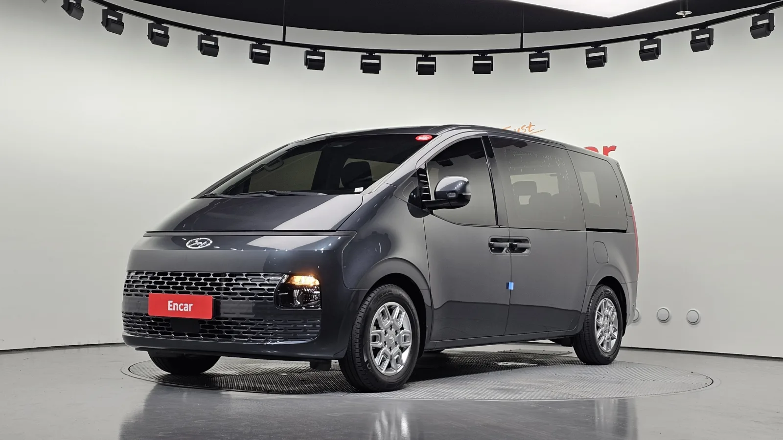 2022 Hyundai Staria
