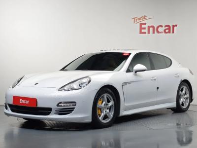 2012 Porsche Panamera